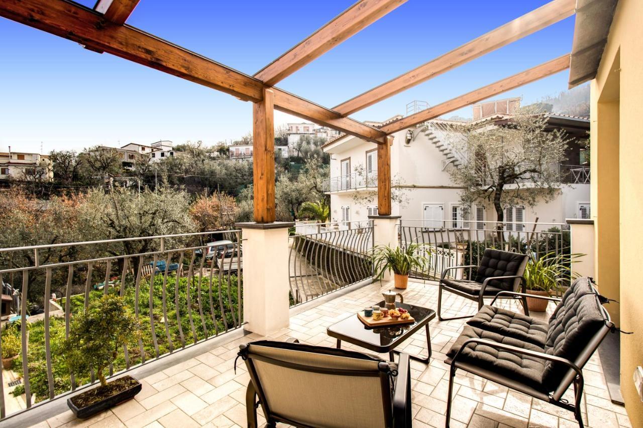 Chez Marie' - Modern Apartment In Countryside Сорренто Екстер'єр фото
